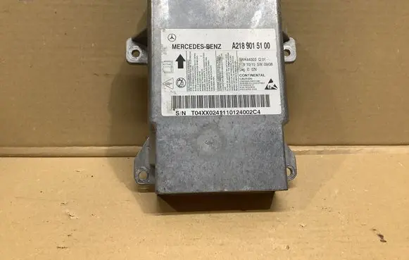 Mercedes-Benz CLS C218 X218 Airbag control unit/module A2189015100