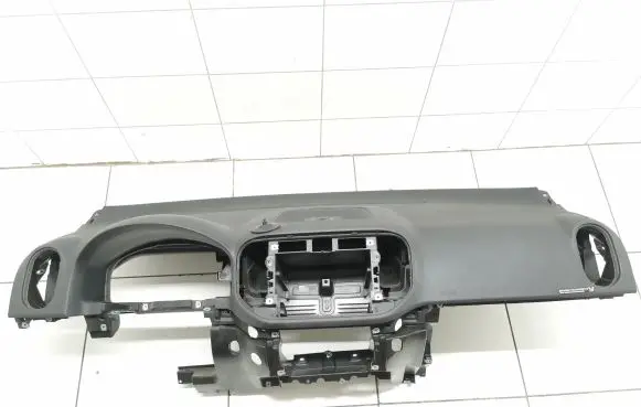 Volkswagen Golf Plus Dashboard 5m1858296 300657 1k0880204h