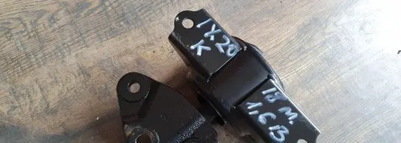 Hyundai ix20 Engine mount bracket