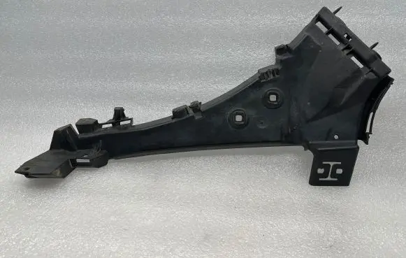 Audi Q7 4L Front bumper mounting bracket 4L0807283