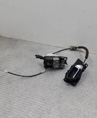 Peugeot 5008 Front door lock PSA006230 3222A137612 A04957