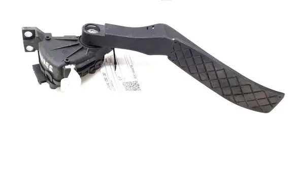 Volkswagen Touareg I Accelerator throttle pedal 