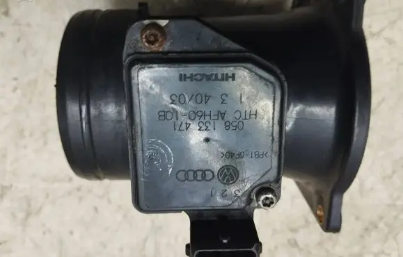 Audi A4 S4 B5 8D Mass air flow meter 058133471