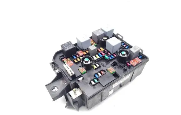 Opel Mokka X Fuse module 95263750