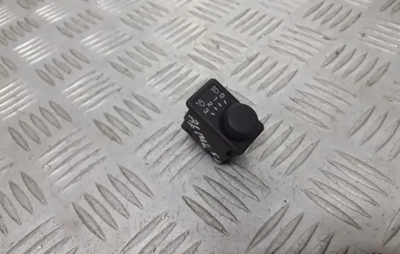 Nissan Almera N16 Light relay 