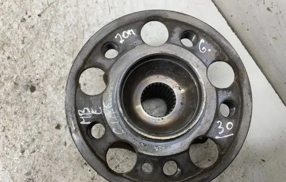 Mercedes-Benz E W238 Rear wheel hub