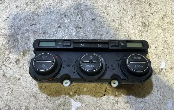 Volkswagen PASSAT B6 Climate control unit 74677533V 1635C1 220307