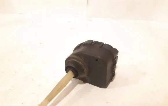 Headlight level adjustment motor