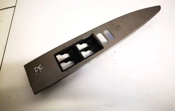 Toyota Avensis T270 Front door window switch trim 7423205200