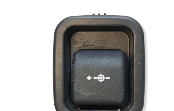 BMW 4 F32 F33 12 V Socket (rear) 7143111 52107010