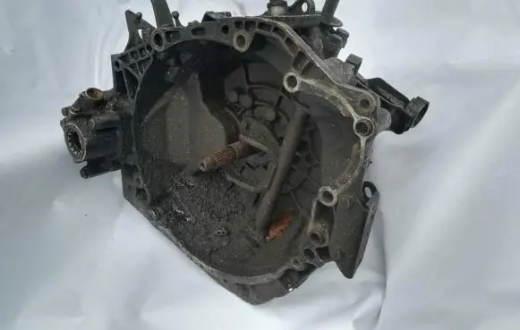Peugeot 405 Manual 5 speed gearbox 20ta45