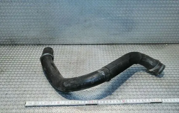 Coolant pipe/hose