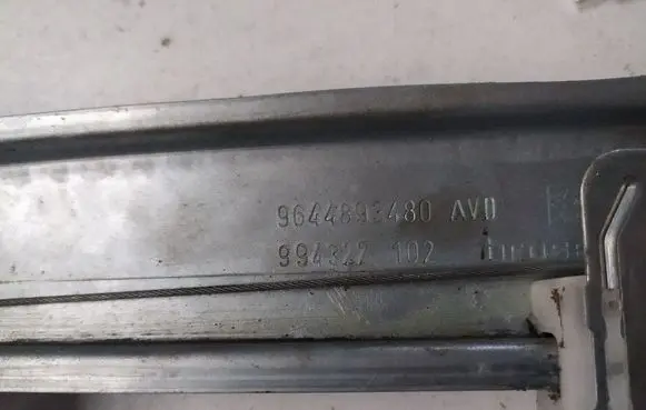 Peugeot 407 Front window lifting mechanism without motor 9644893480
