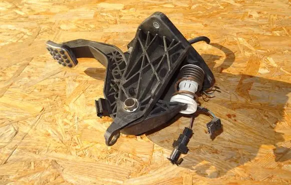 Clutch pedal