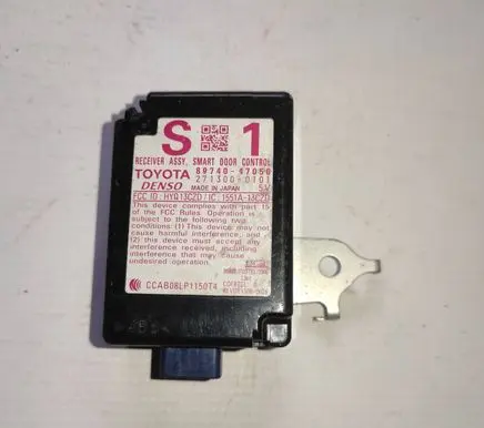 Toyota Prius (XW20) Door control unit/module 8974047050