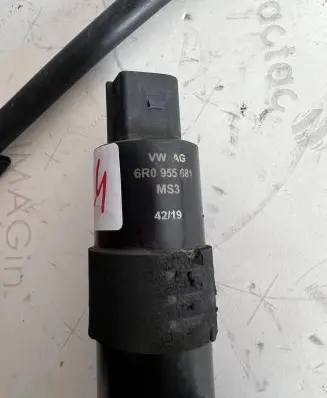Volkswagen Golf VII Headlight wiper motor 6R0955681