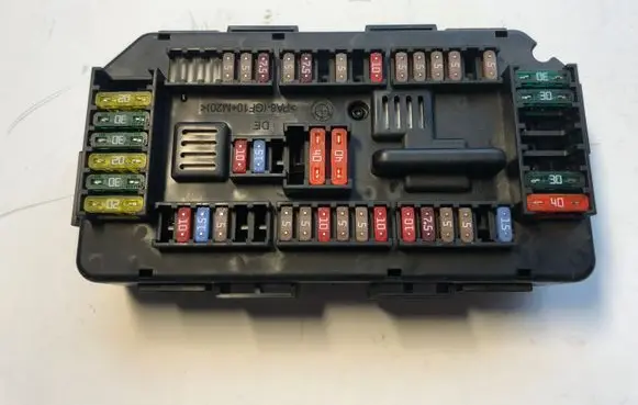 BMW 4 F32 F33 Fuse module 9337879 933787901 6114V7
