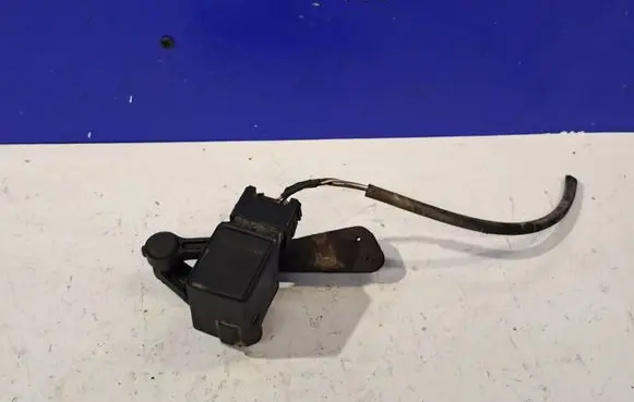 Volvo XC90 Air suspension front height level sensor 31258180