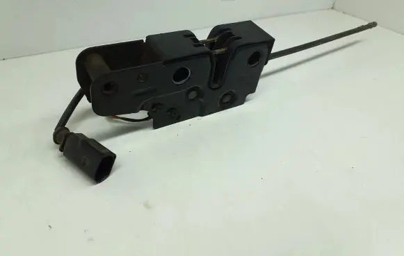 Skoda Octavia Mk2 (1Z) Engine bonnet/hood lock release cable 1z1823531
