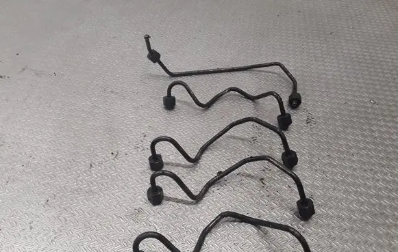 Volvo V50 Fuel injector supply line/pipe 