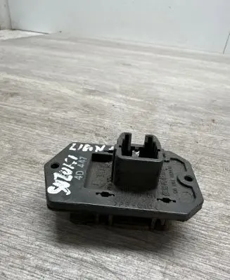 Suzuki Liana Heater blower motor/fan resistor 33L2