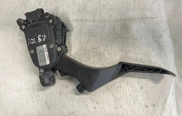 Volkswagen Multivan T5 Accelerator throttle pedal 7H1721503 6PV00849503