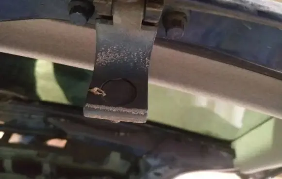 Volkswagen Touran I Tailgate/trunk/boot hinge