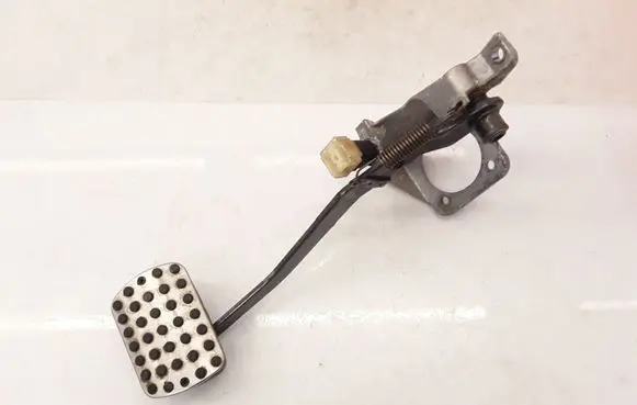 Chrysler Crossfire Brake pedal A2022901619