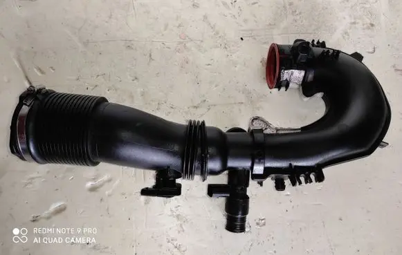 Mercedes-Benz B W246 W242 Air intake hose/pipe A2700900629 A2700900929