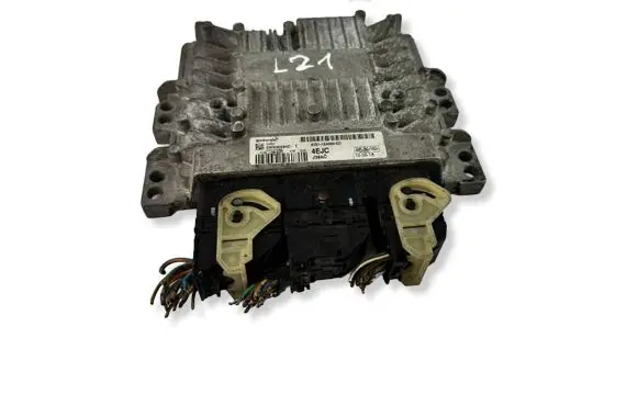 Ford Fiesta Engine control unit/module 8V2112A650EC 5WS40584CT