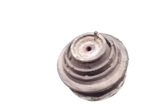 Engine mount bracket