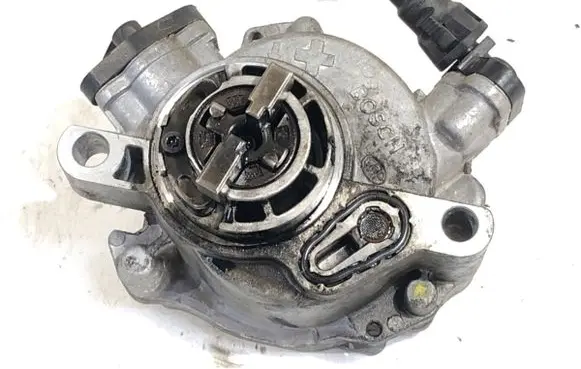 Peugeot 3008 I Vacuum pump 9804021880