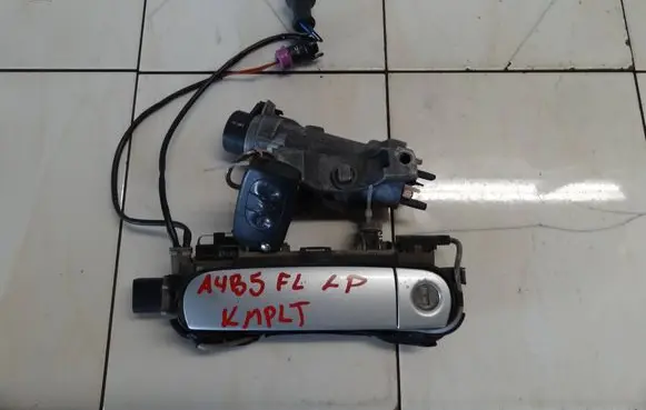 Audi A4 S4 B5 8D Ignition lock