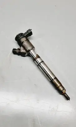 Hyundai Tucson TL Fuel injector 338002A610 0445110589