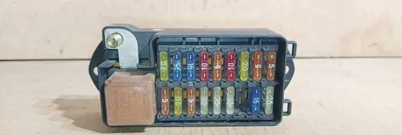 Jaguar XJ X308 Fuse module LNC2800CC 2800CC 518206016