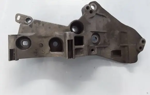 Renault Laguna III Generator/alternator bracket 8200669494
