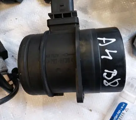 Audi A4 S4 B8 8K Mass air flow meter 03G906461C 0281002735 20080219