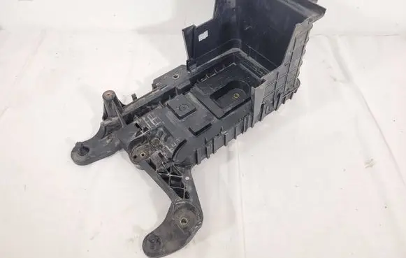 Skoda Octavia Mk2 (1Z) Battery tray 1K0915333