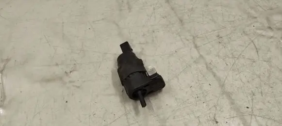 Porsche Macan (95B) Windscreen/windshield washer pump 1k6955651