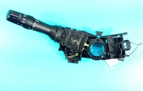 Toyota Avensis T270 Headlight wiper switch 0519017F373 IMPRK1008971
