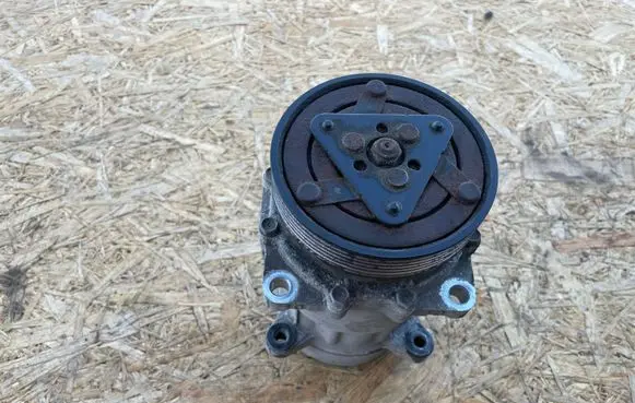 Audi TT Mk1 Air conditioning (A/C) compressor (pump) 1J0820803A