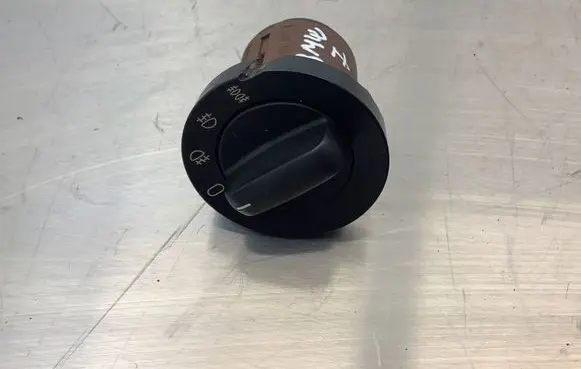 BMW 7 E38 Light switch 8363684