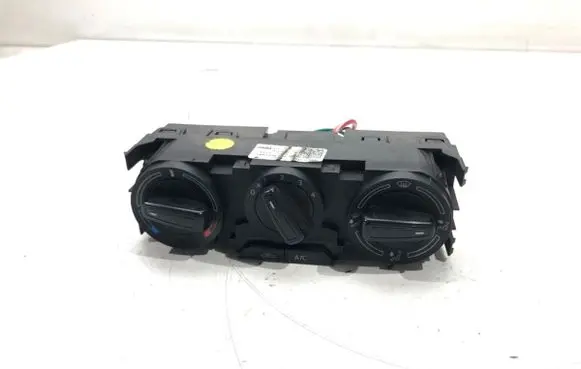 Skoda Fabia Mk3 (NJ) Interior fan control switch 6Y0820045C