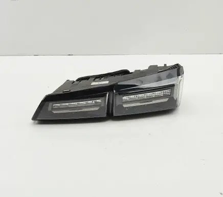 Peugeot 308 Tailgate rear/tail lights 9835300580