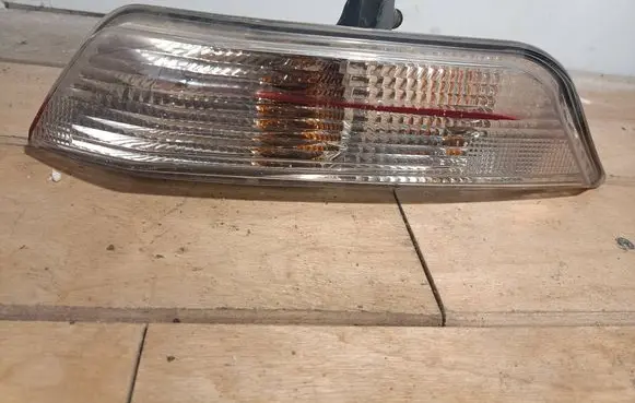 Ford Mustang VI Front indicator light FR3B13201A
