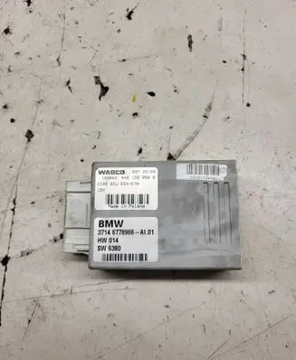 BMW X5 E70 Air suspension control unit module (rear) 6778966 4461500500