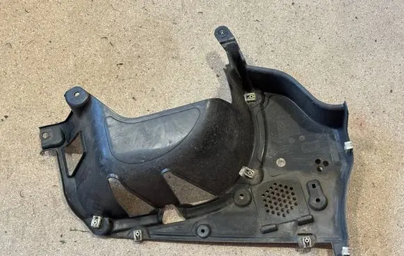 BMW 5 G60 G61 Rear underbody cover/under tray 9881706