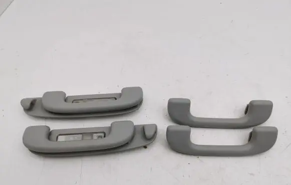 Mercedes-Benz ML W164 A set of handles for the ceiling 