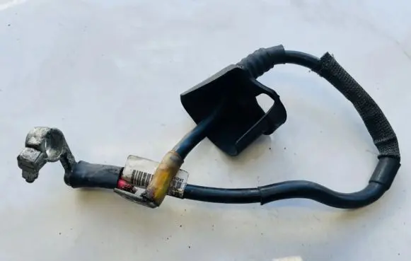 Volkswagen Golf V Positive cable (battery) 1k0971228l