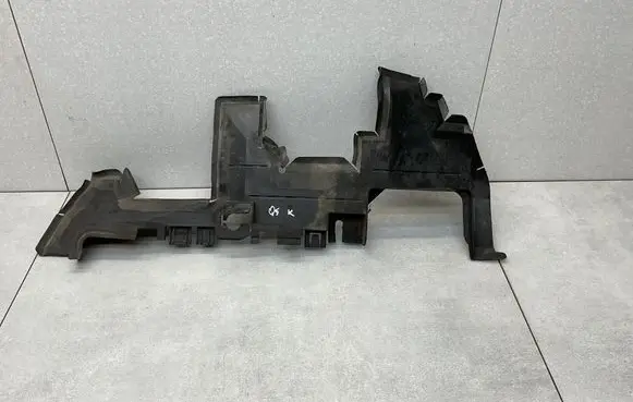 Audi Q5 SQ5 8R Intercooler air guide/duct channel 8R0121283L
